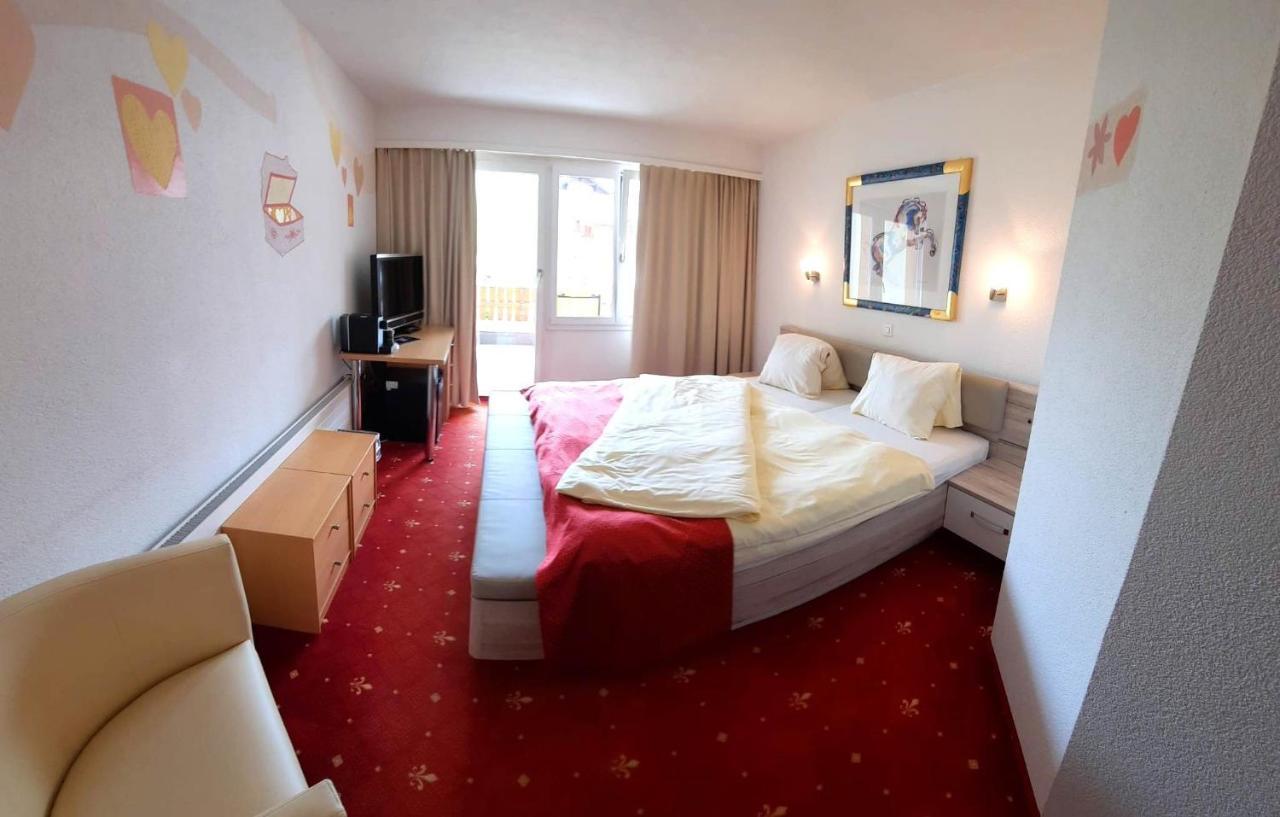 Family Hotel Desiree Grächen Eksteriør billede
